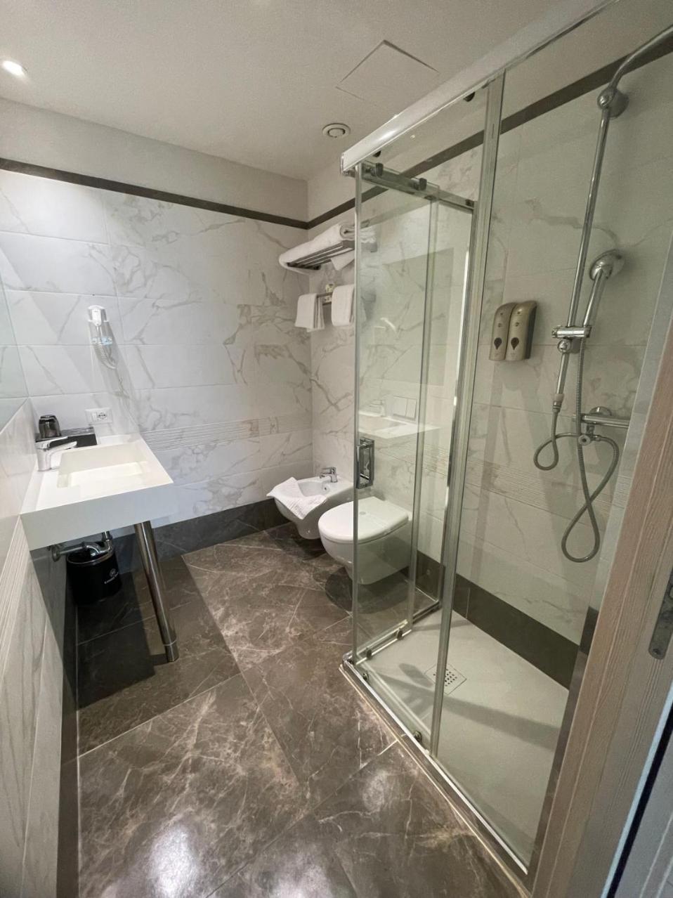 Hotelluxuryprato المظهر الخارجي الصورة